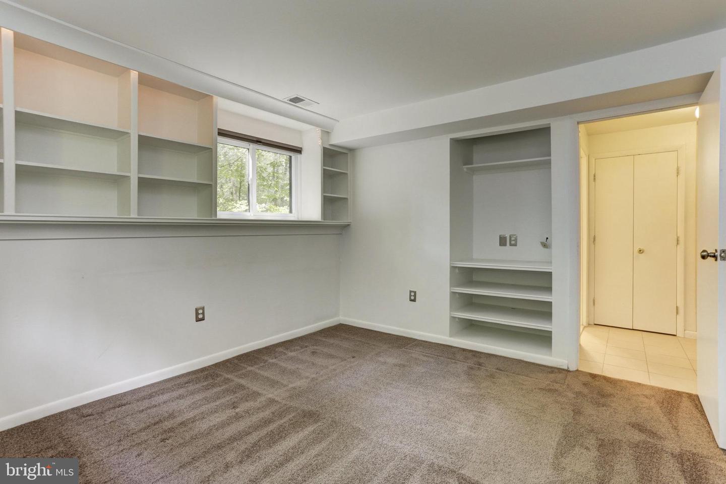 10373 Currycomb Ct Property Photo 27