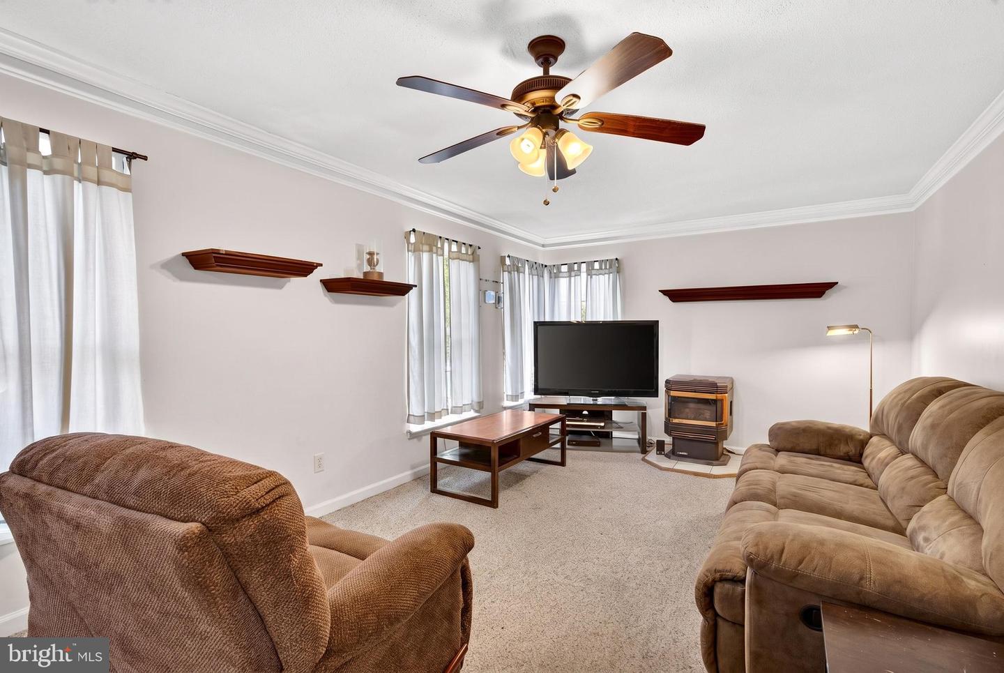5468 Hunting Horn Dr Property Photo 4