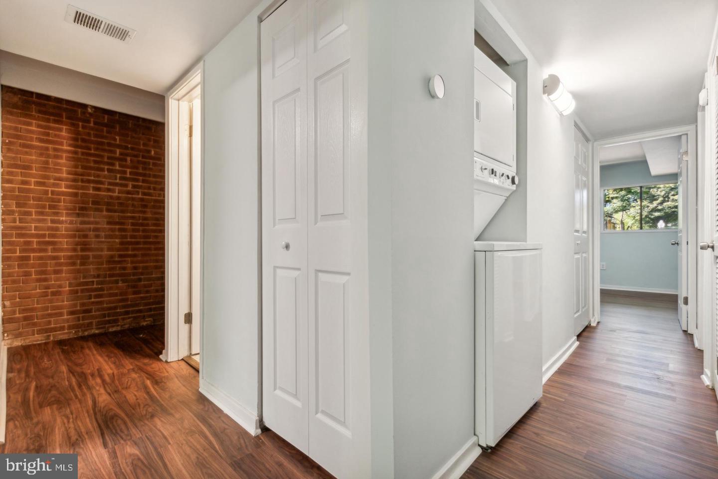 5667 Harpers Farm Rd #e Property Photo 3