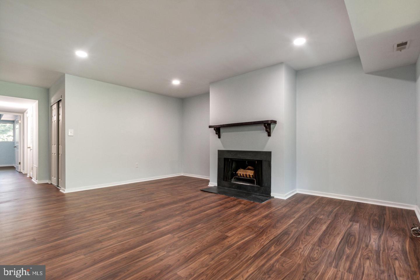 5667 Harpers Farm Rd #e Property Photo 12