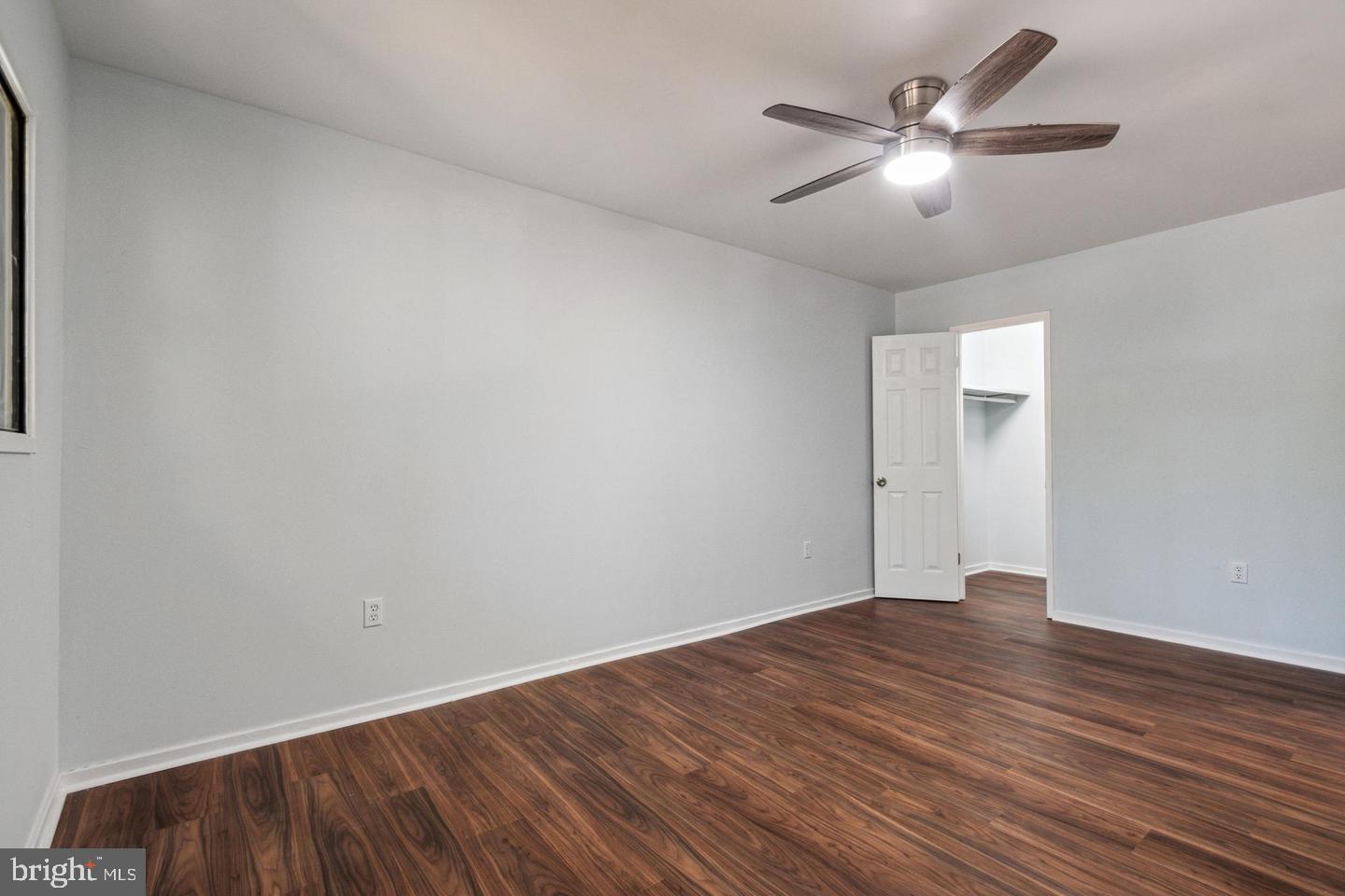 5667 Harpers Farm Rd #e Property Photo 20