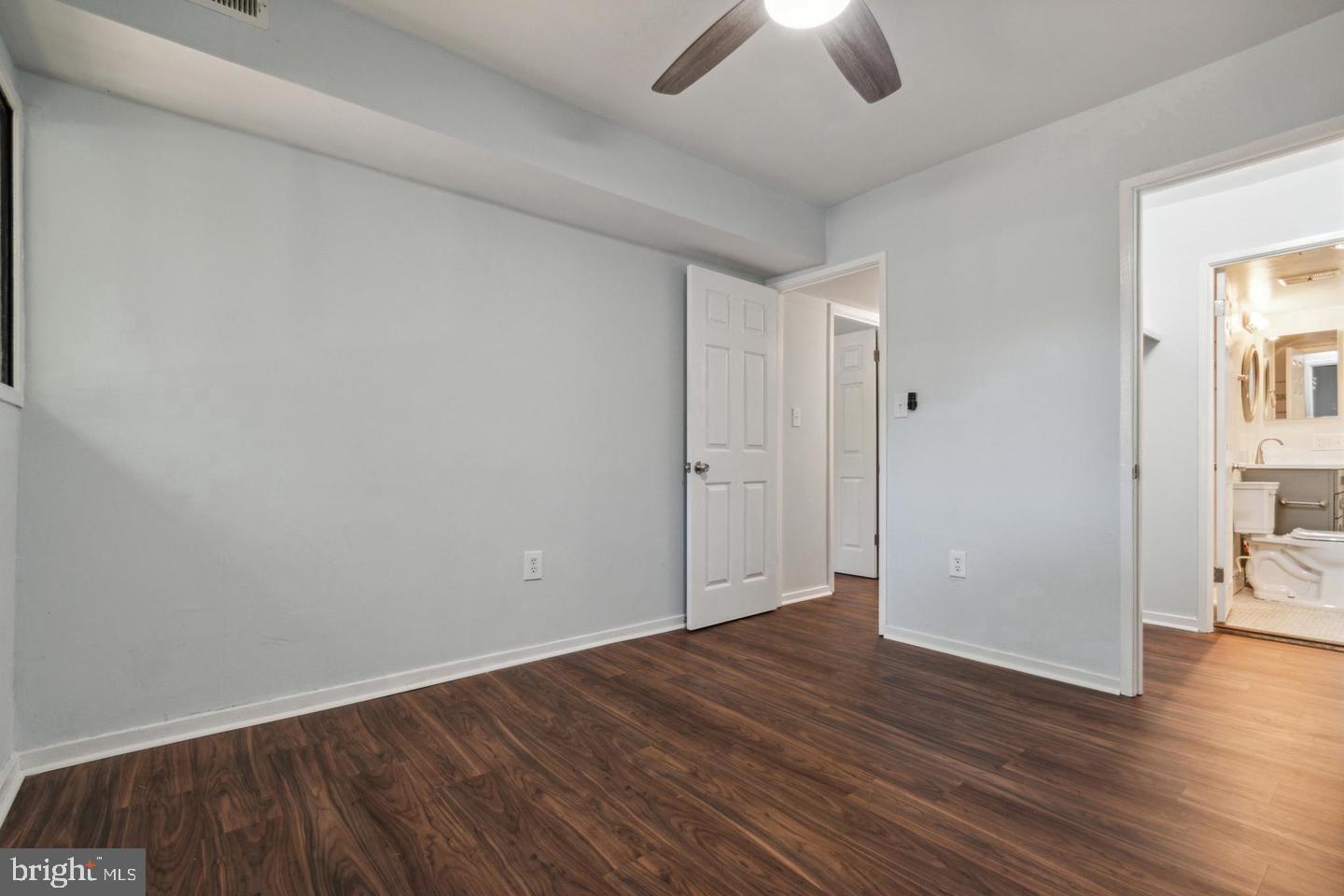5667 Harpers Farm Rd #e Property Photo 23