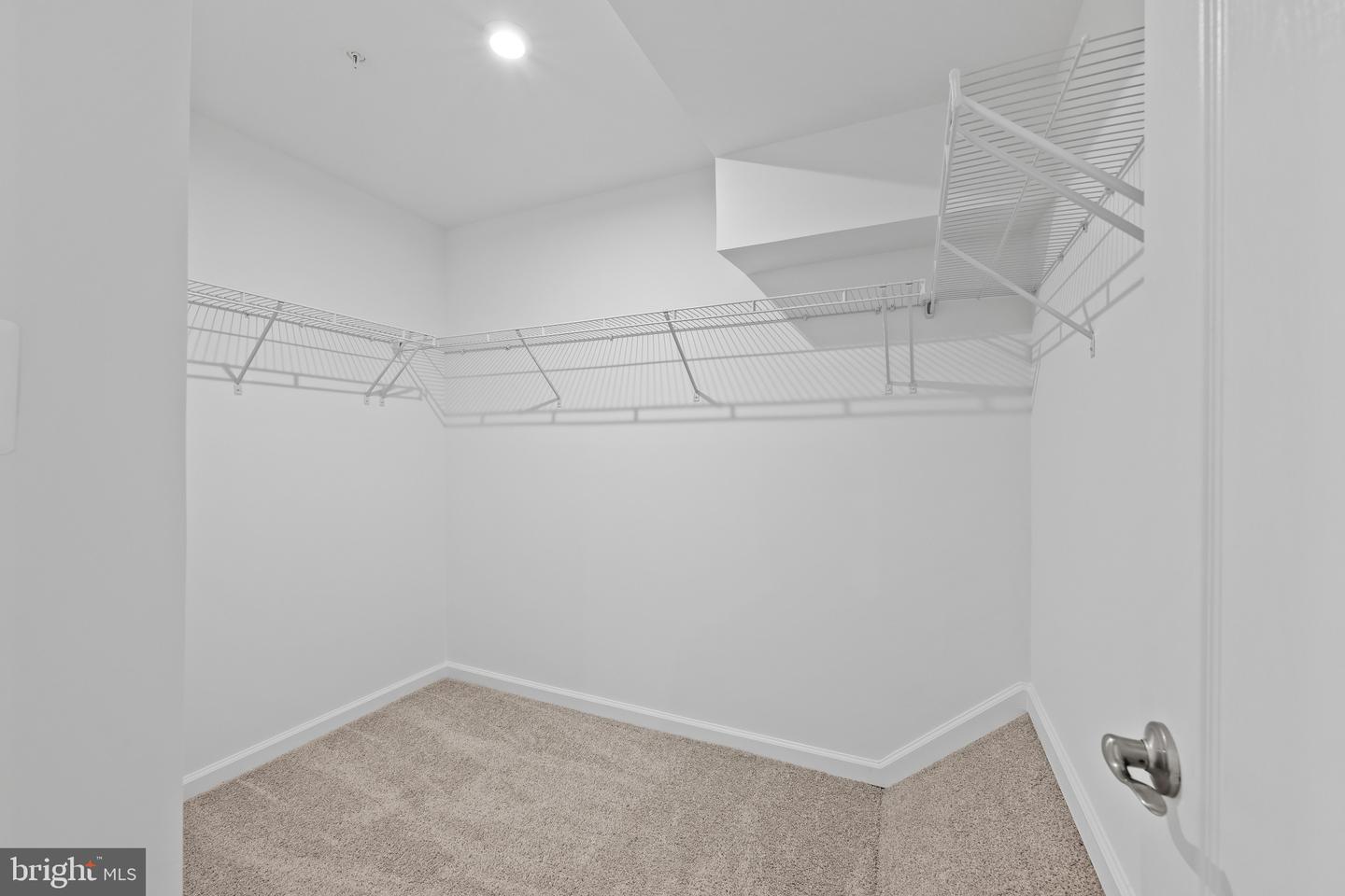 9942-a Count Fleet Cres Property Photo 22