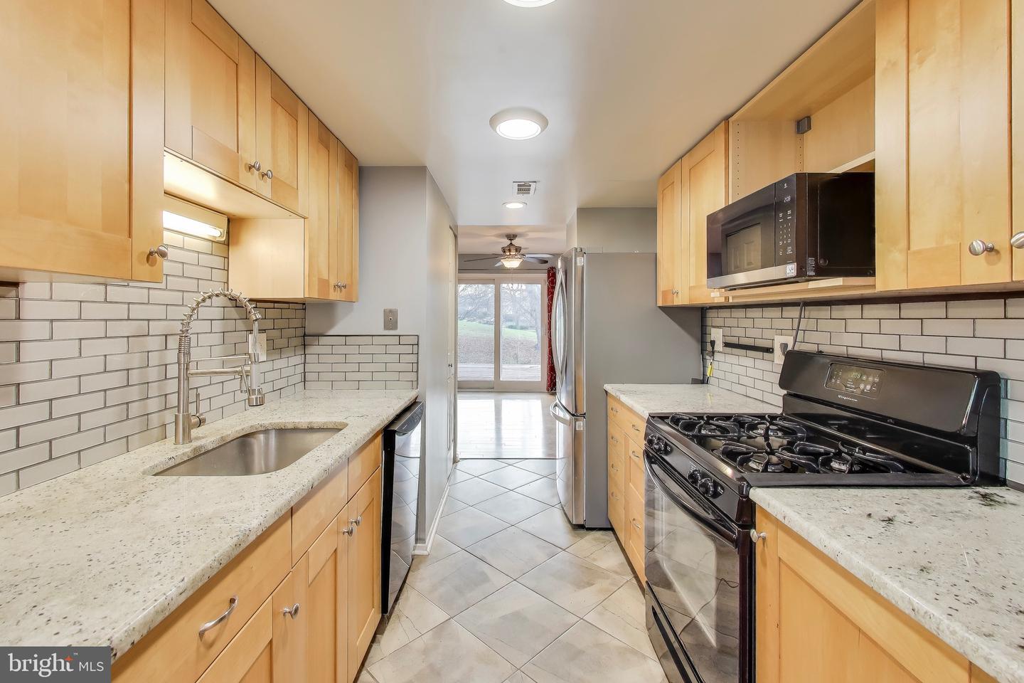 5769 Yellowrose Ct Property Photo 5