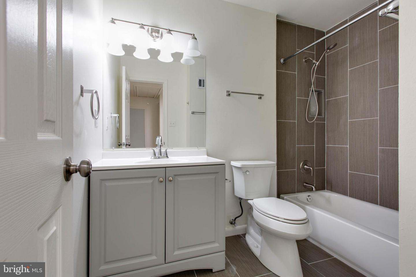 5461 ENBEREND TER Property Photo 1