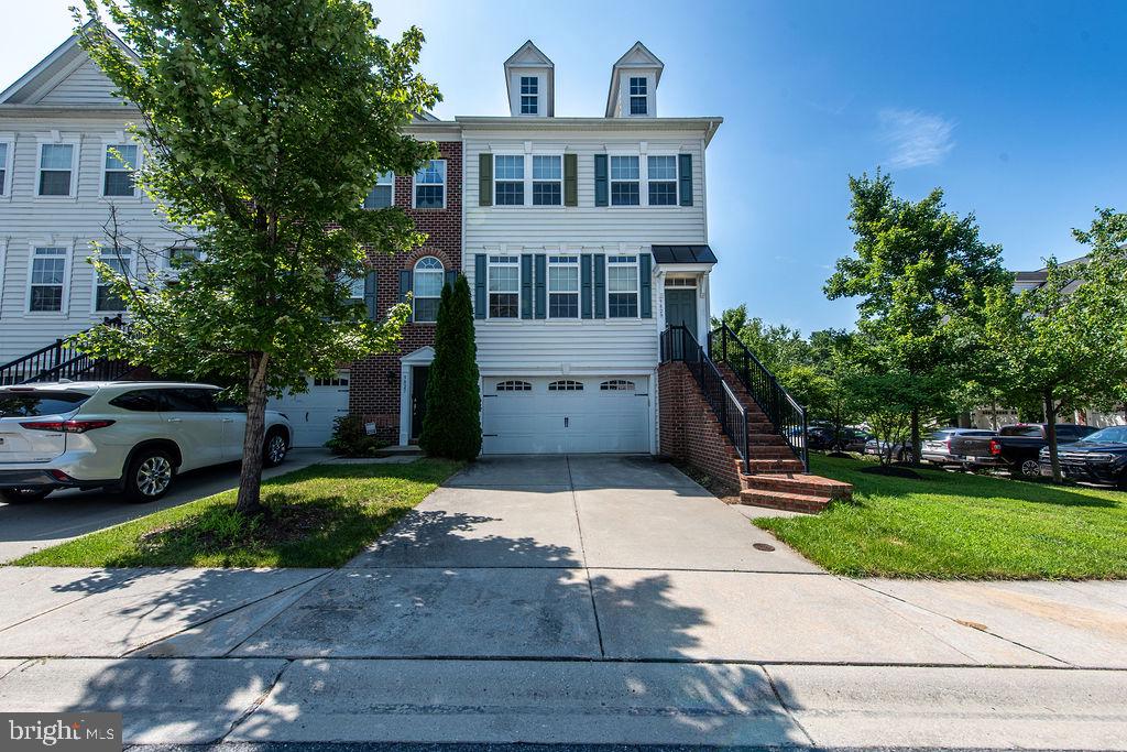 9829 Solar Crse Property Photo 1