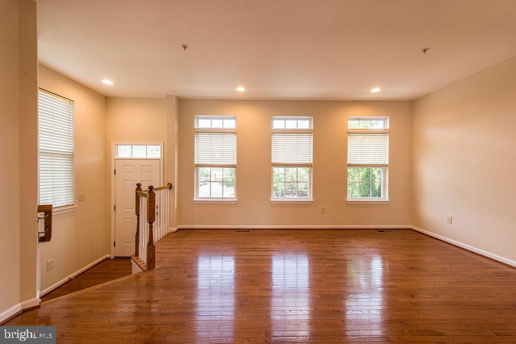 9829 Solar Crse Property Photo 2