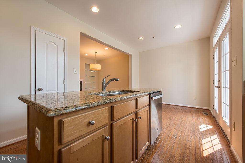 9829 Solar Crse Property Photo 13