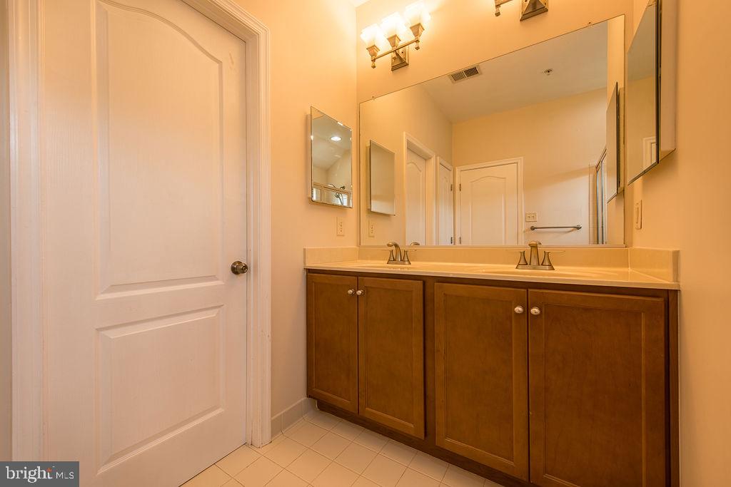 9829 Solar Crse Property Photo 21