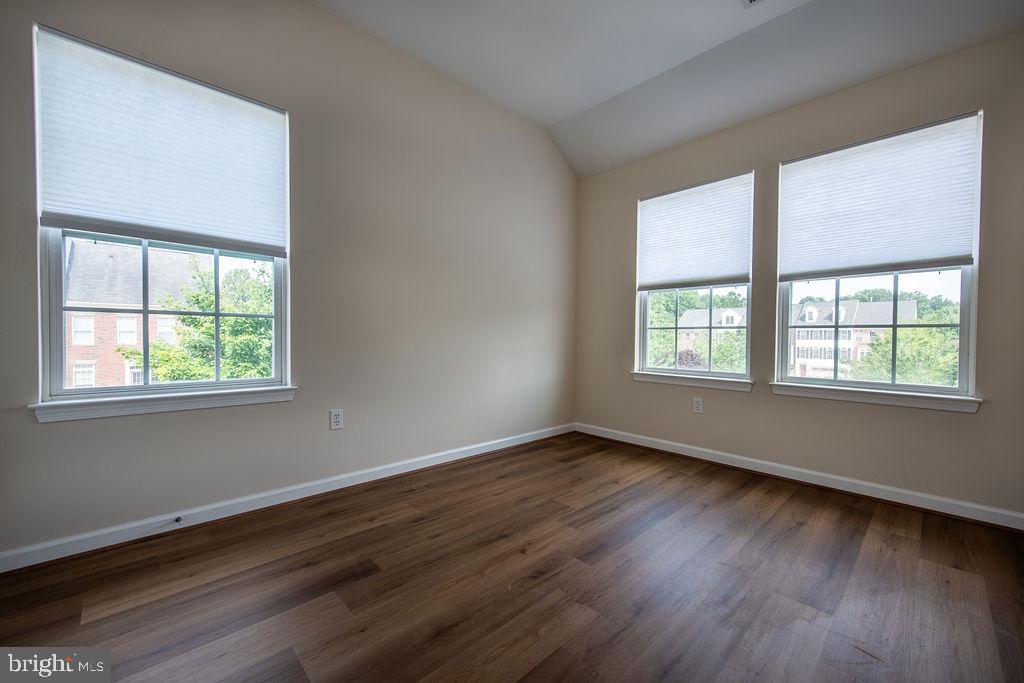 9829 Solar Crse Property Photo 22
