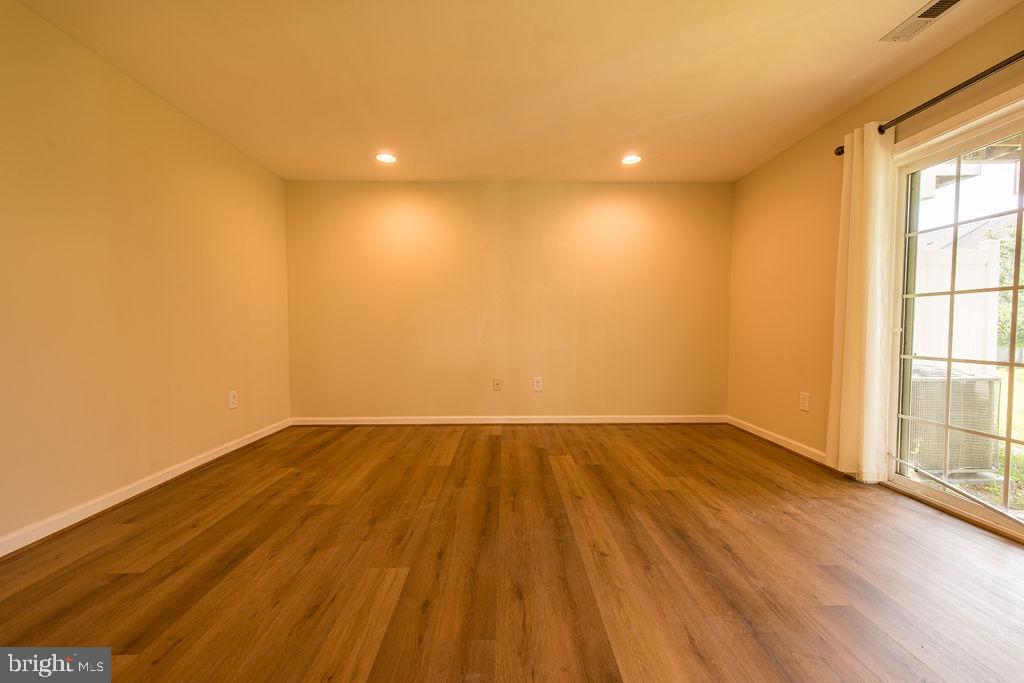 9829 Solar Crse Property Photo 28