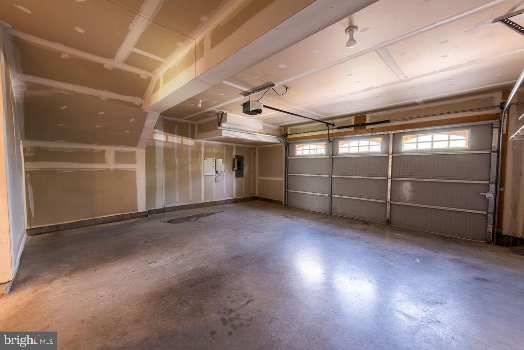 9829 Solar Crse Property Photo 37