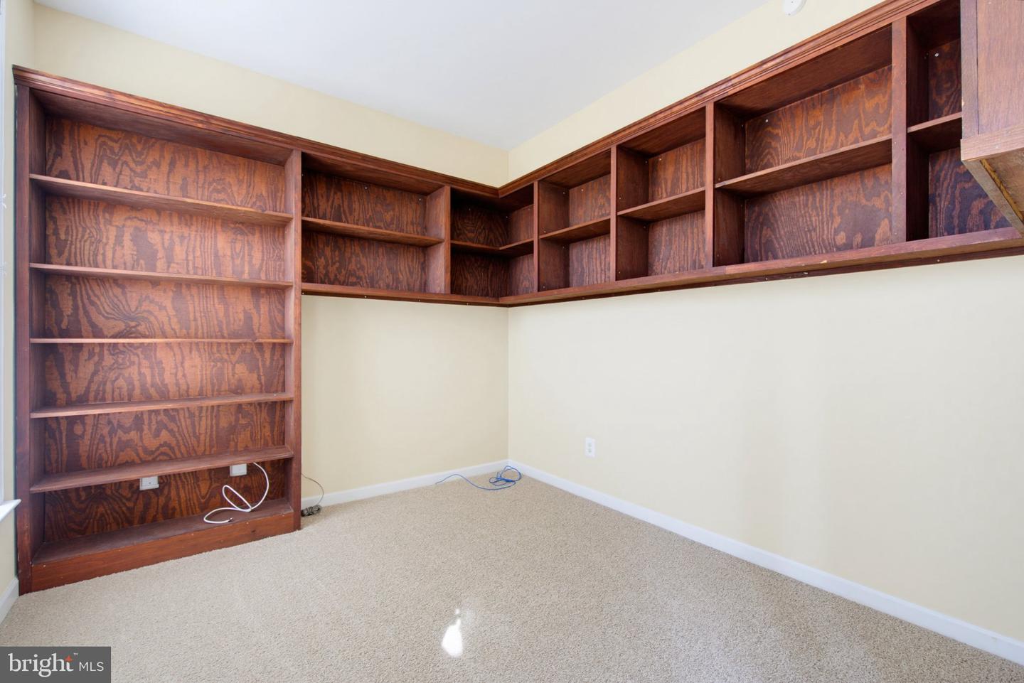 8625 Tower Dr Property Photo 16