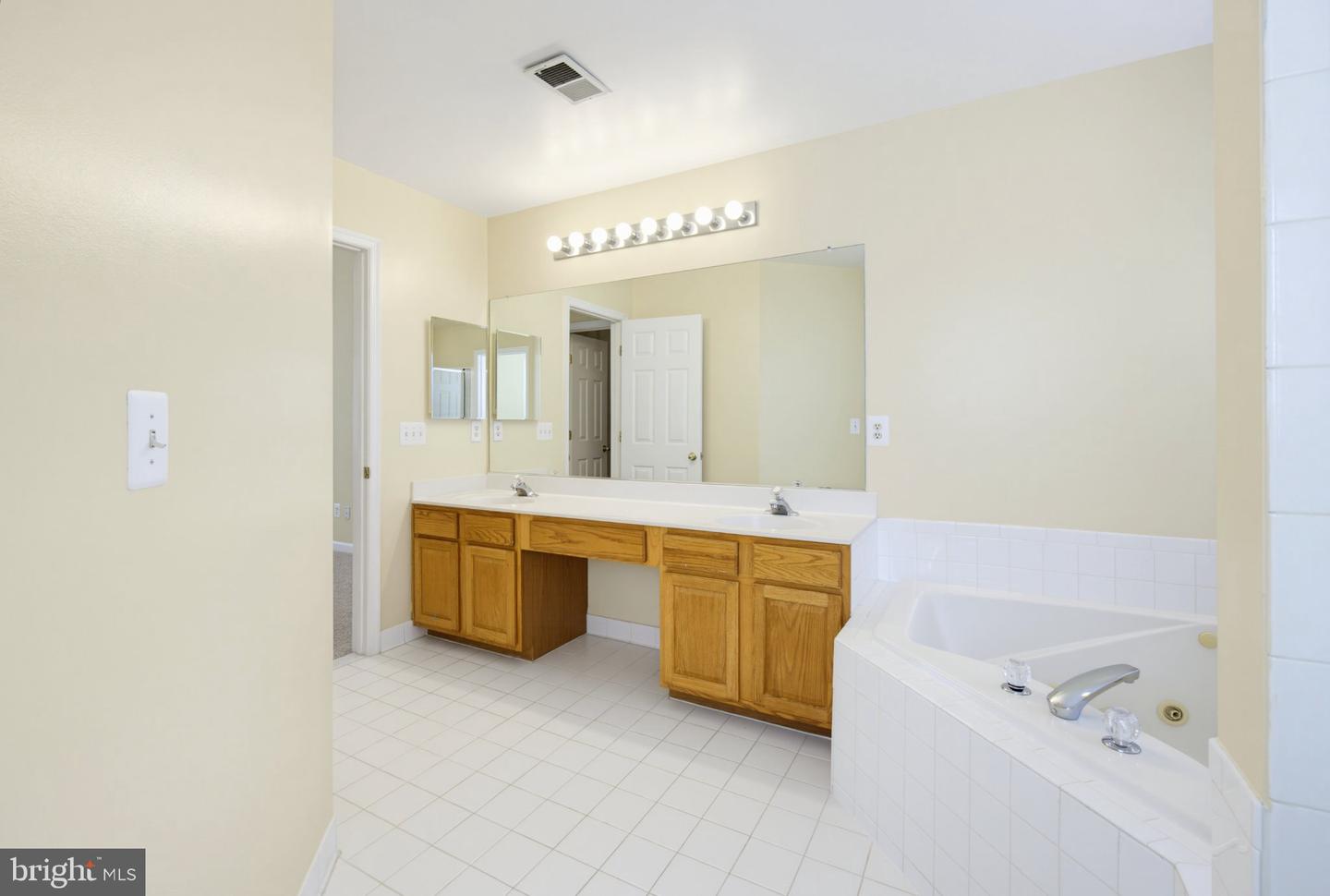 8625 Tower Dr Property Photo 45