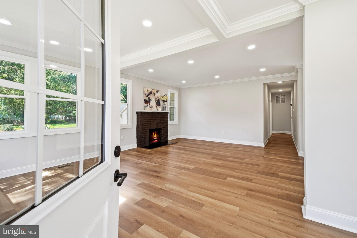 692 Ridge Property Photo 4
