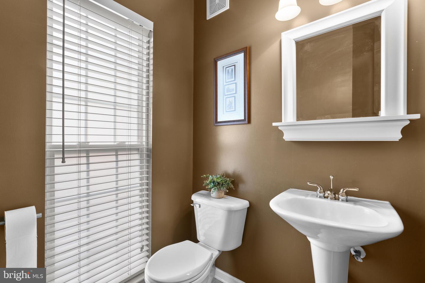 4657 Tall Maple Ct E Property Photo 21
