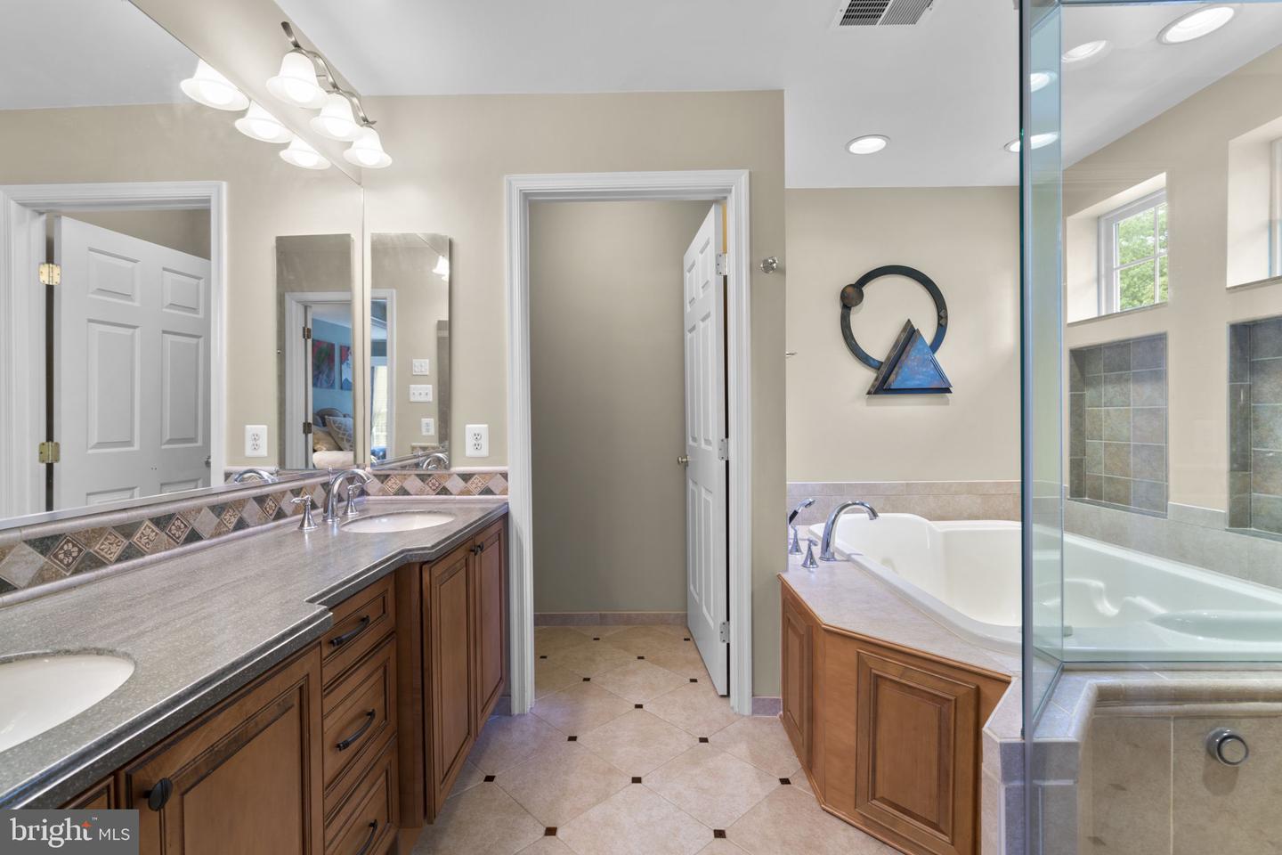 4657 Tall Maple Ct E Property Photo 27