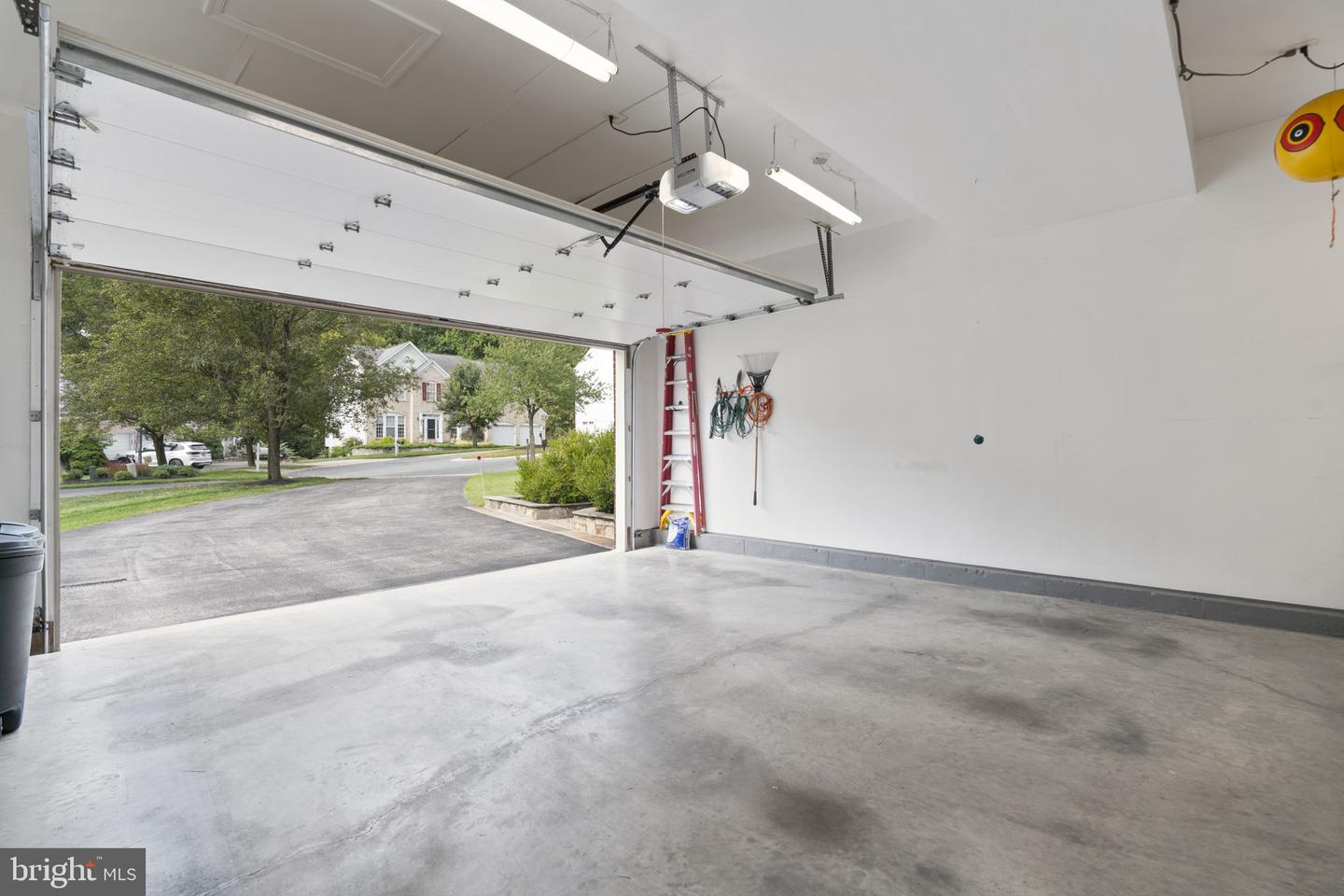 4657 Tall Maple Ct E Property Photo 49