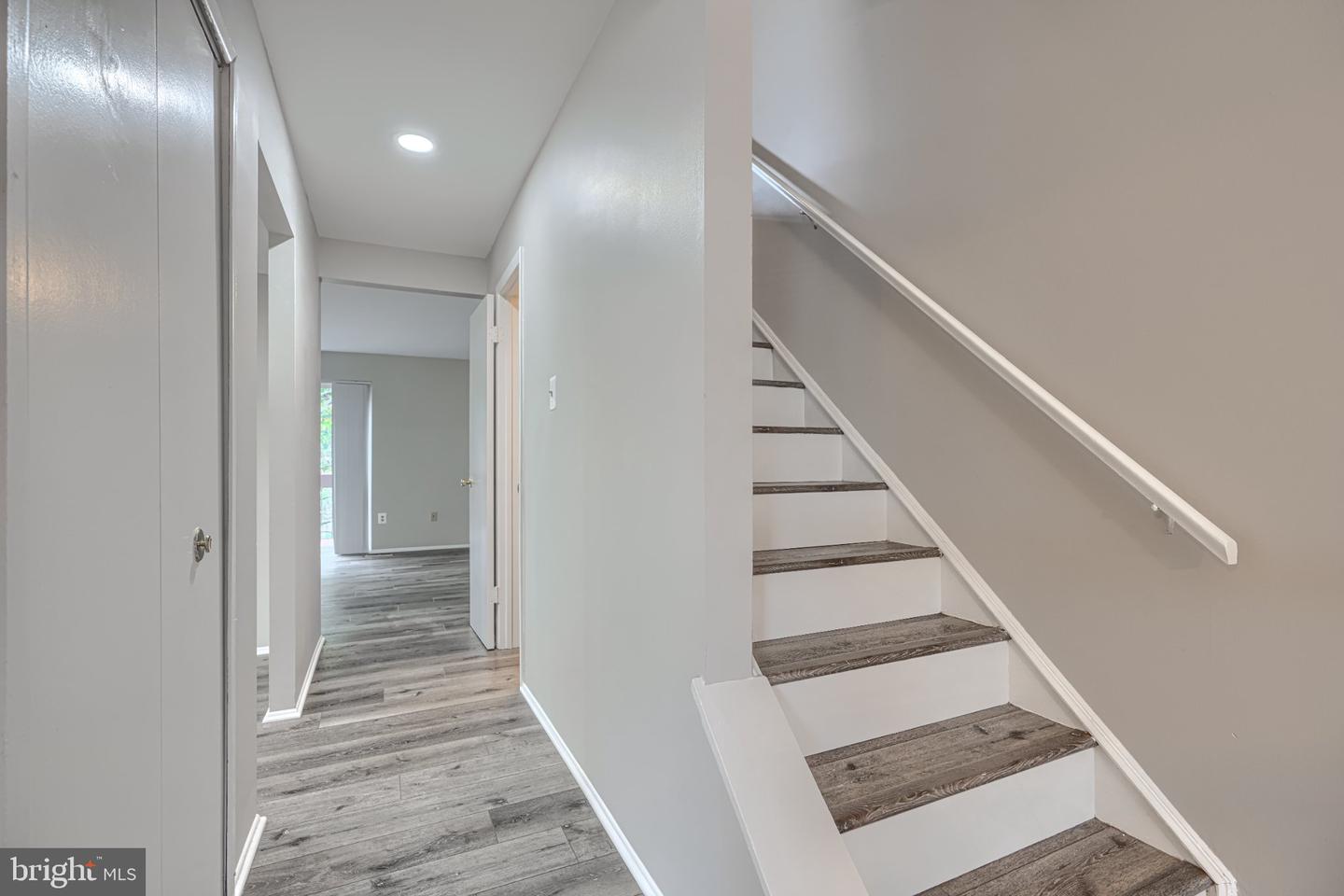 10718 Bridlerein Ter Property Photo 3