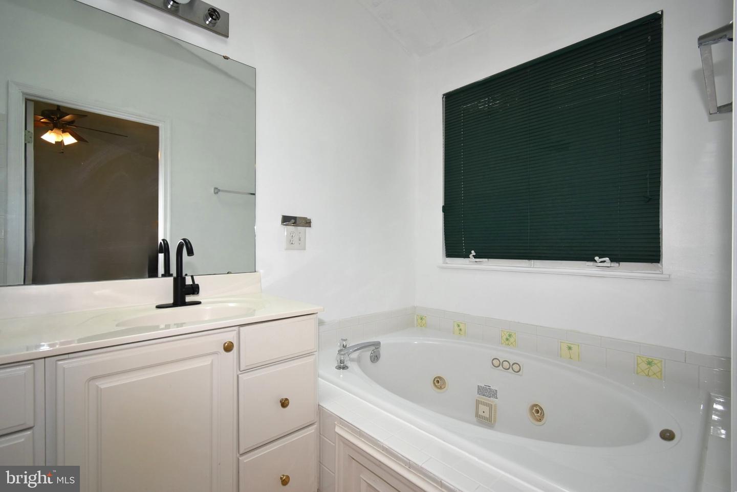 6617 Cambria Ter Property Photo 11