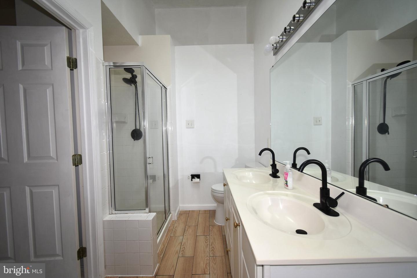 6617 Cambria Ter Property Photo 12