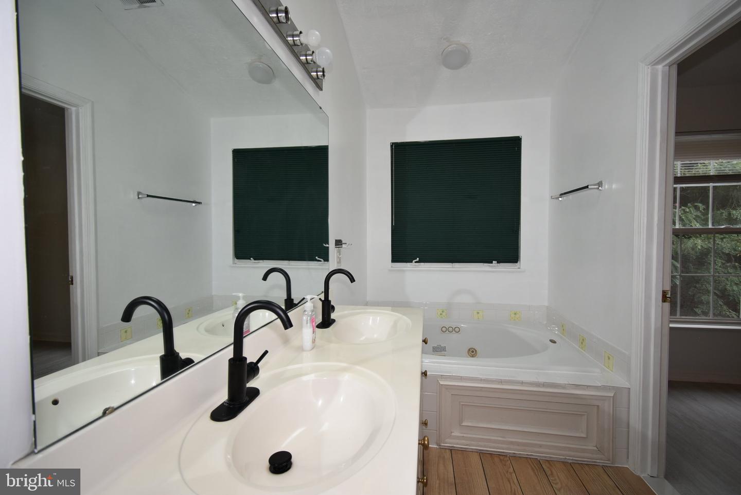 6617 Cambria Ter Property Photo 13