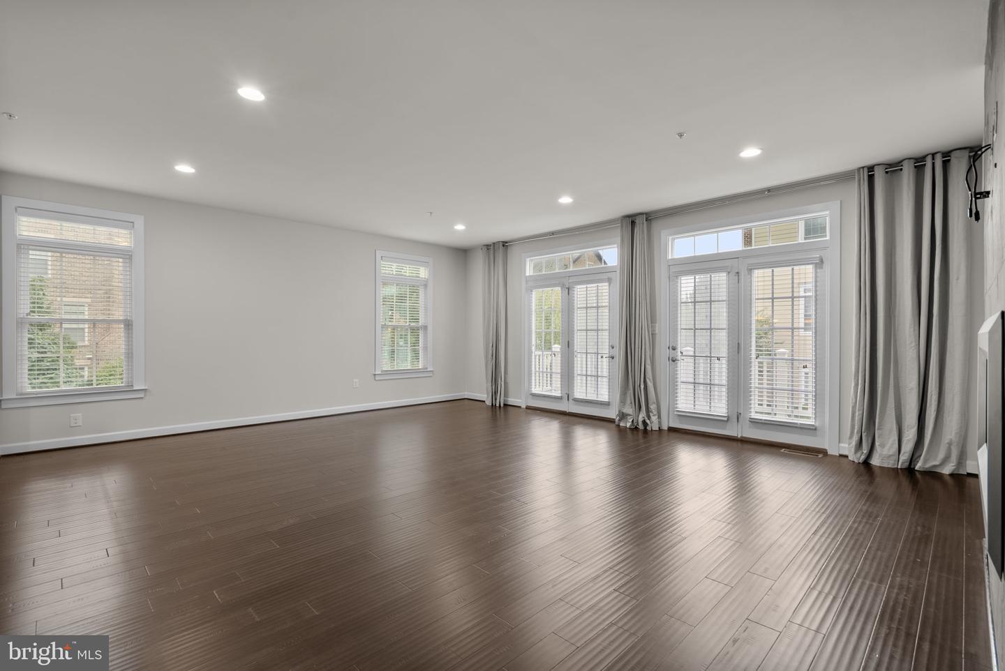 11305 Market St Property Photo 5