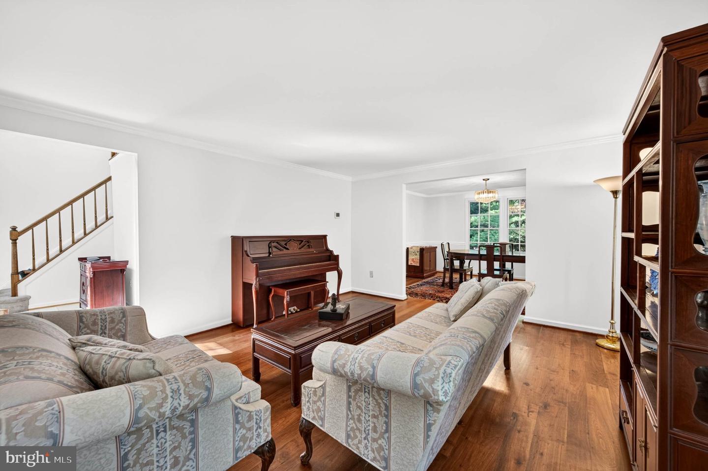10211 Feaga Farm Ct W Property Photo 8