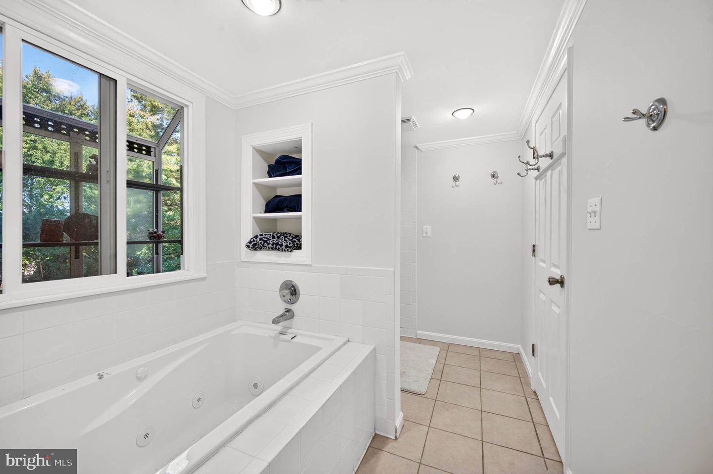 10211 Feaga Farm Ct W Property Photo 39