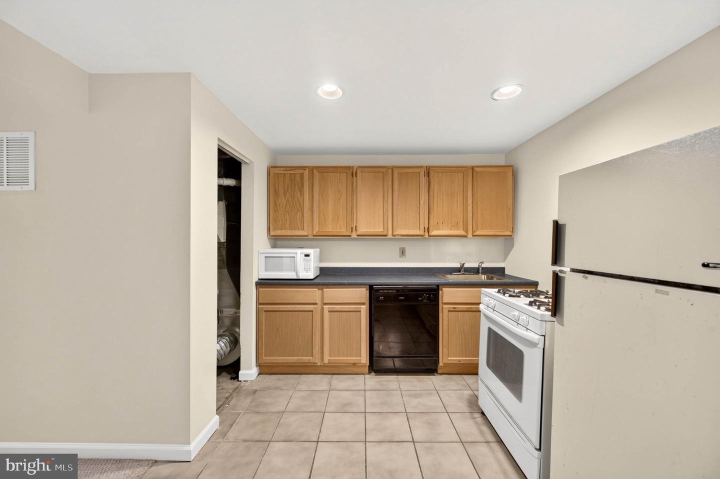 10211 Feaga Farm Ct W Property Photo 42