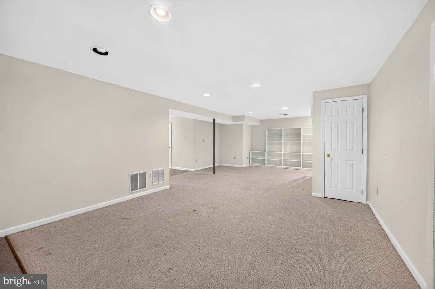 10211 Feaga Farm Ct W Property Photo 46