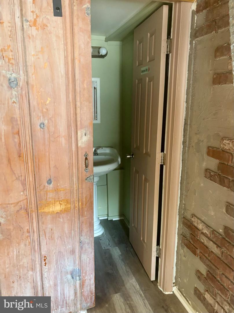 8050 Main St Property Photo 11