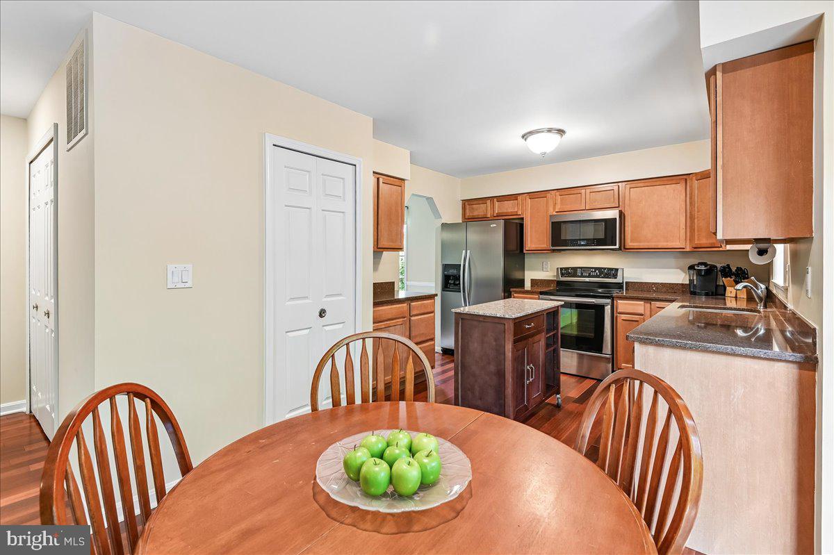 11806 Snow Patch Way Property Photo 21