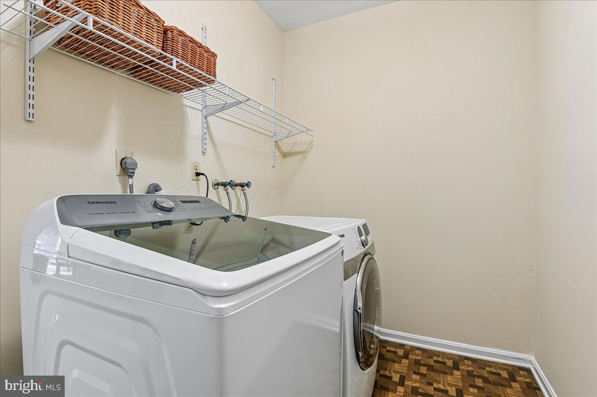 11806 Snow Patch Way Property Photo 30