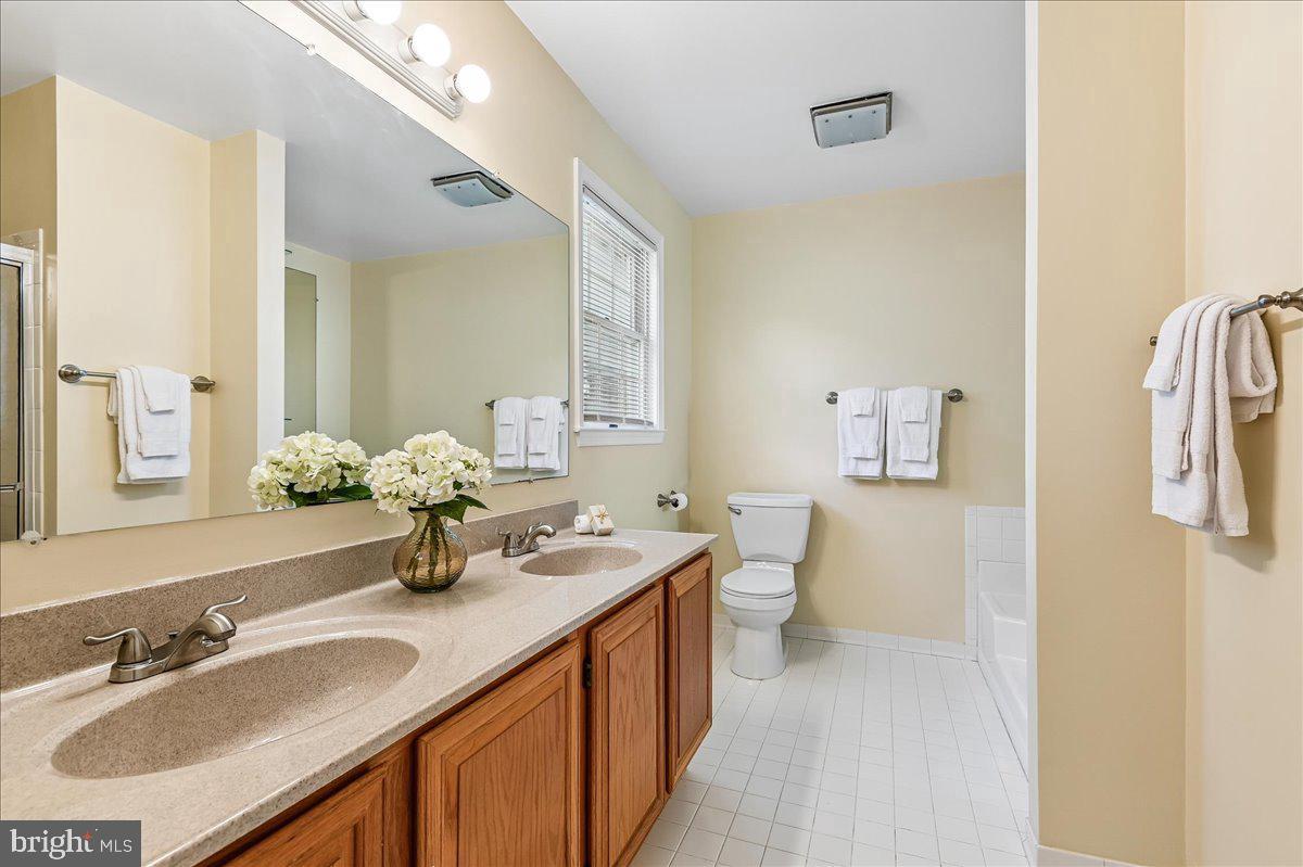 11806 Snow Patch Way Property Photo 38