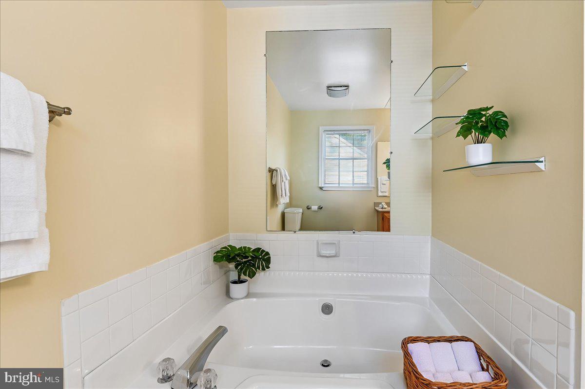 11806 Snow Patch Way Property Photo 39
