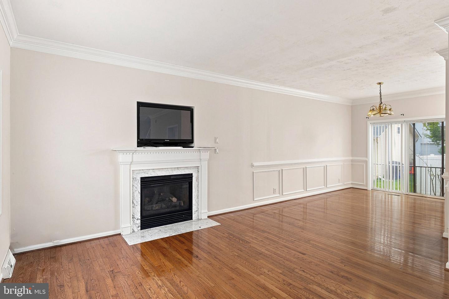 7661 Bluff Point Ln Property Photo 3