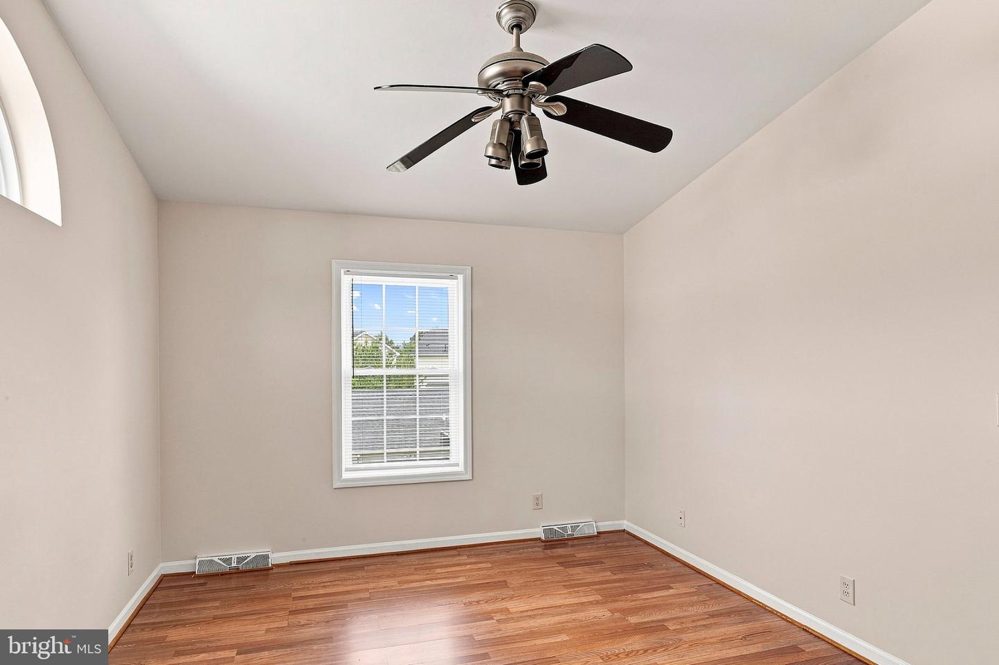 7661 Bluff Point Ln Property Photo 14