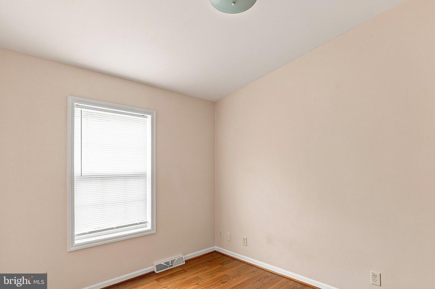 7661 Bluff Point Ln Property Photo 20