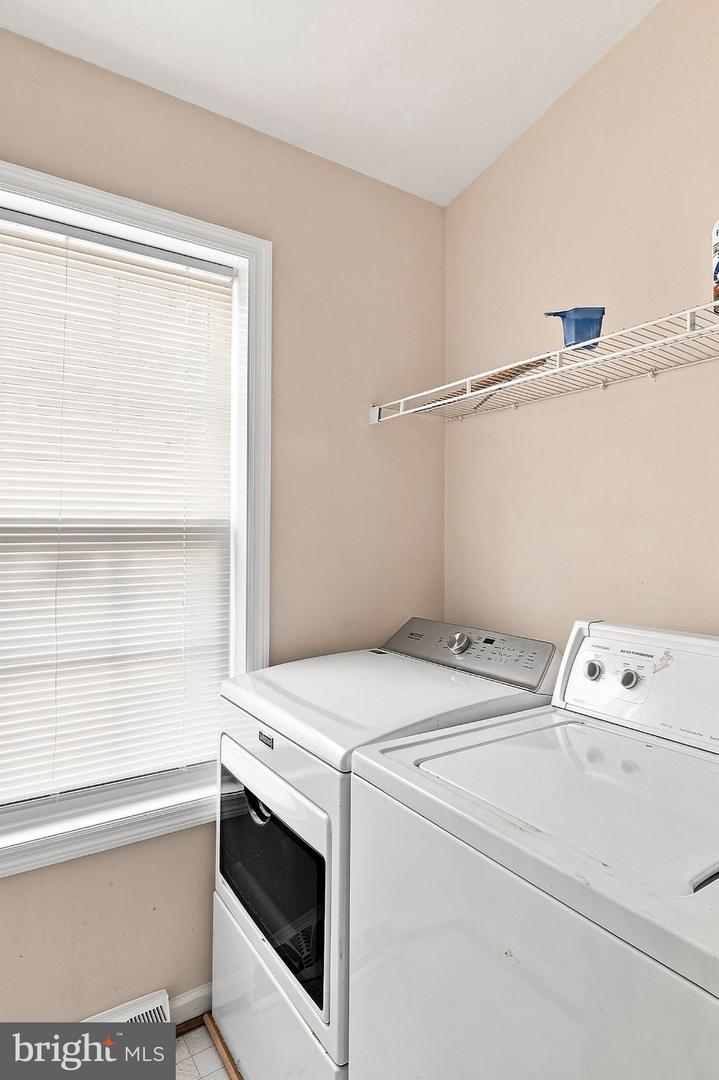 7661 Bluff Point Ln Property Photo 24