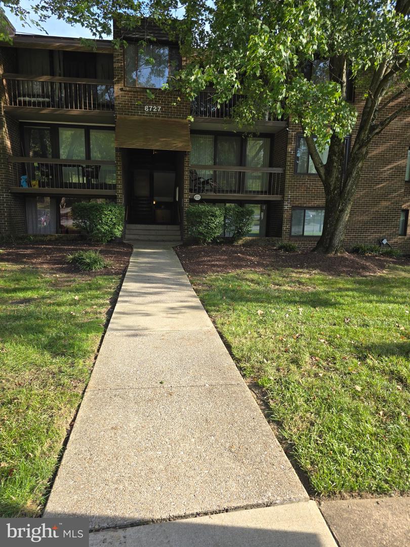 8727 HAYSHED LN #32 Property Photo 1