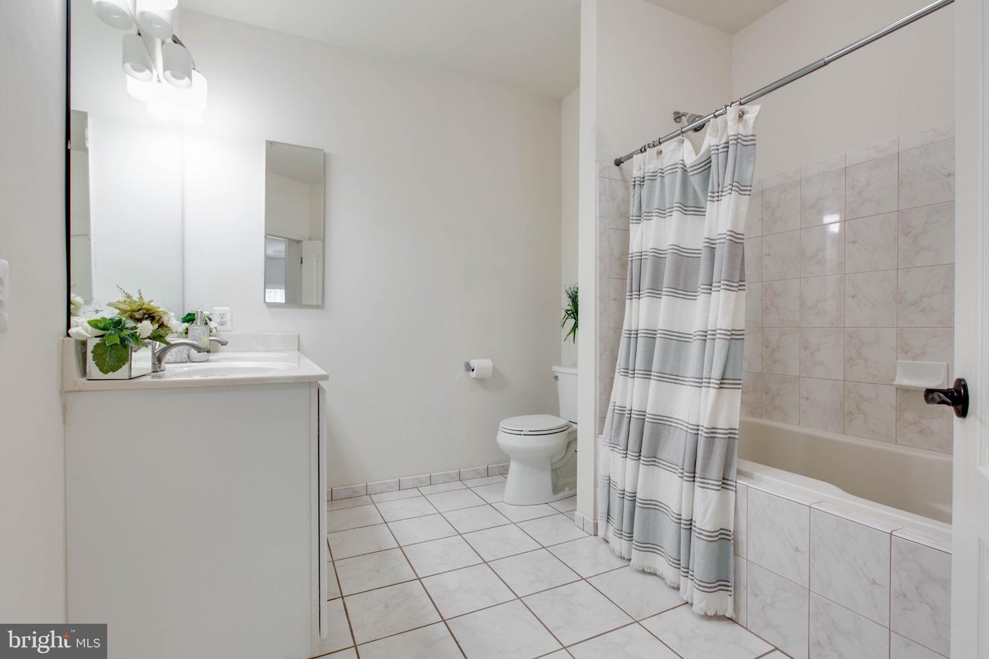 2111 Ganton Grn #e308 Property Photo 24