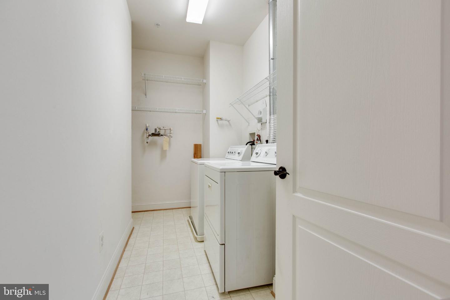 2111 Ganton Grn #e308 Property Photo 30