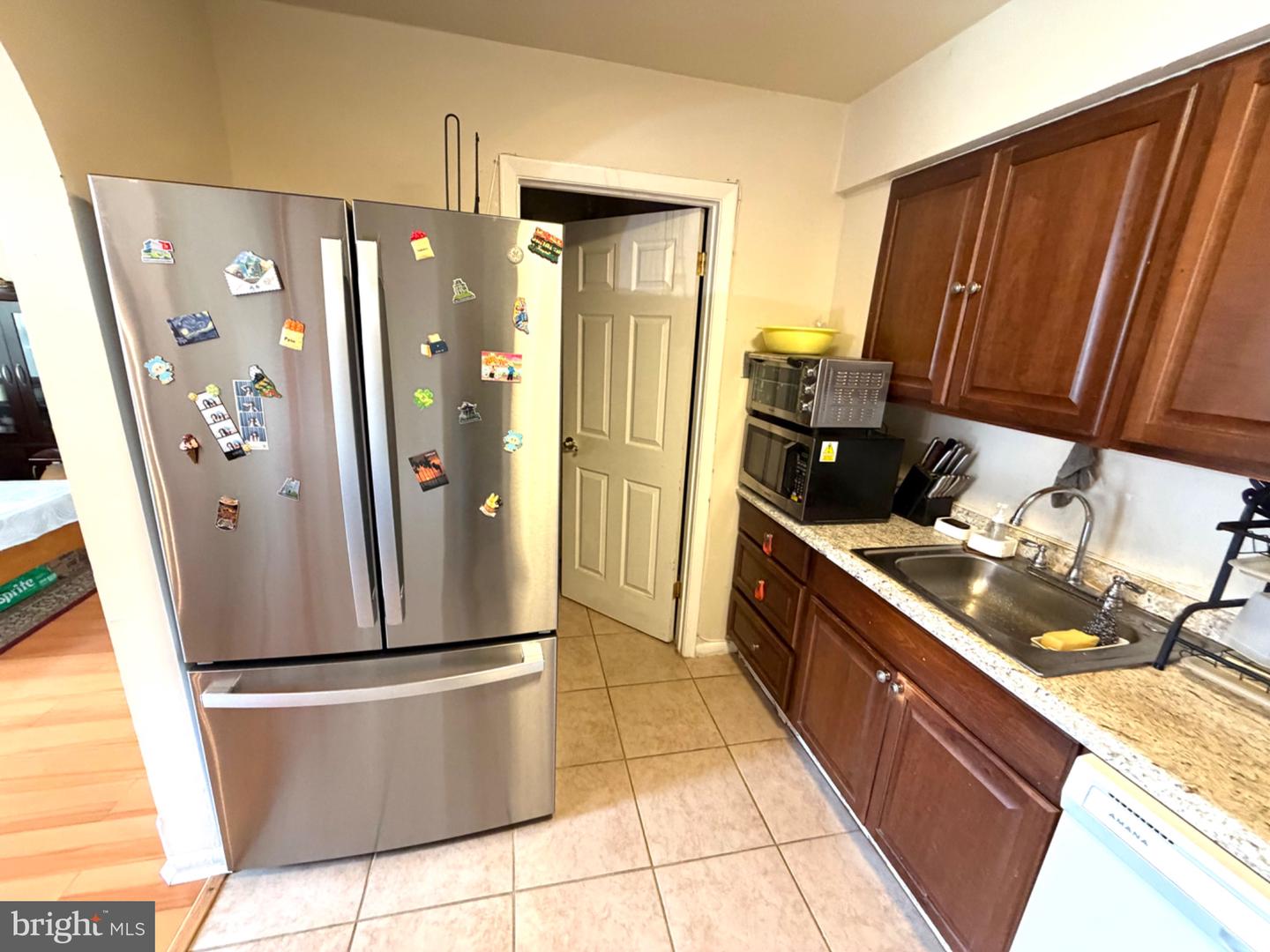 9160 Hitching Post Ln #d Property Photo 5