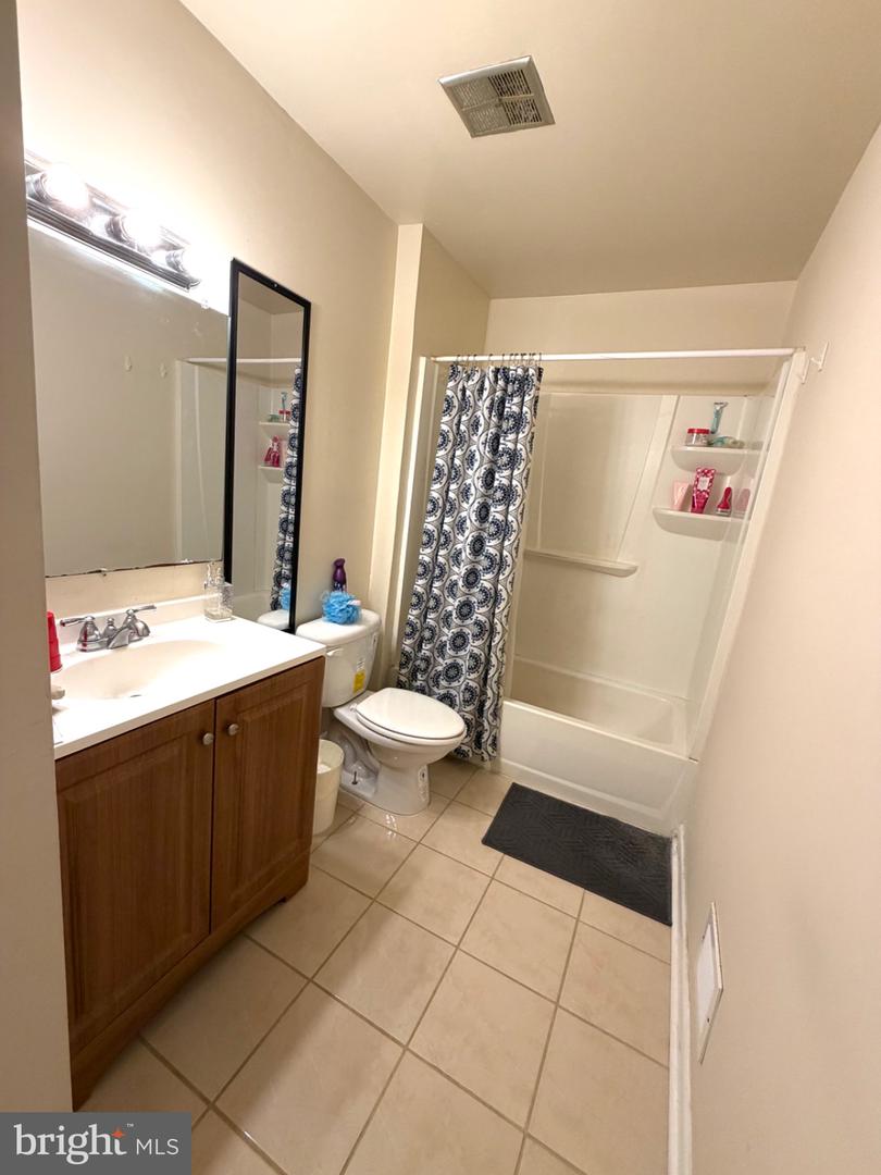 9160 Hitching Post Ln #d Property Photo 10