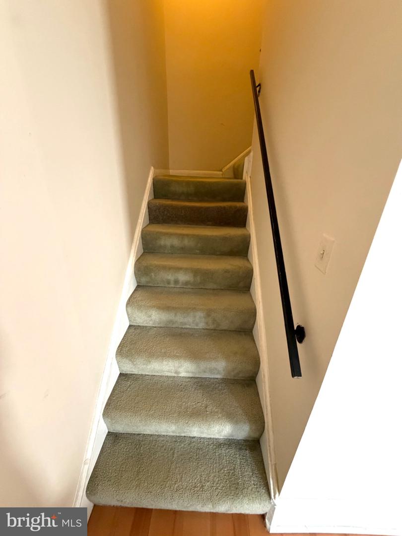9160 Hitching Post Ln #d Property Photo 12