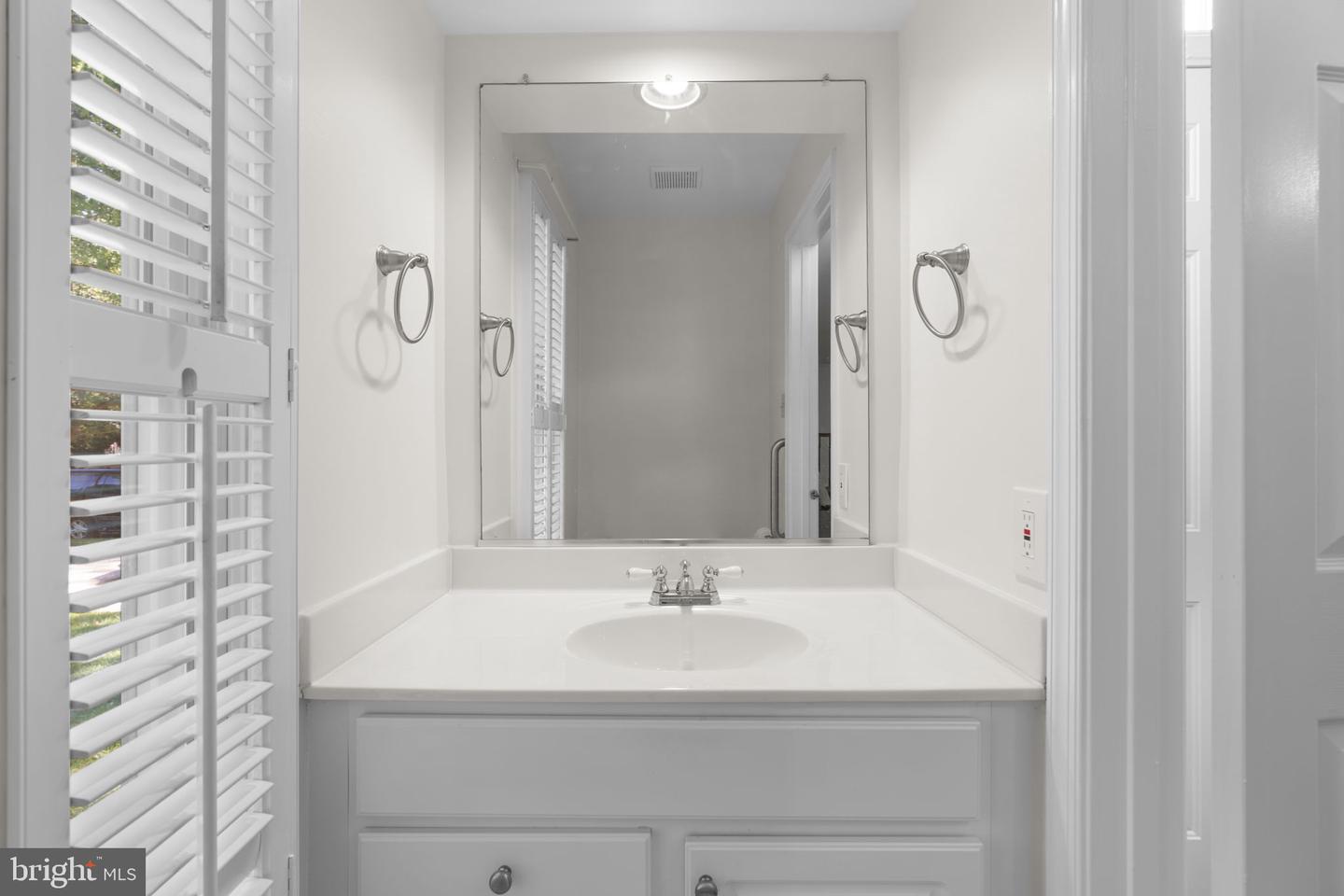 8710 Birkenhead Ct Property Photo 15