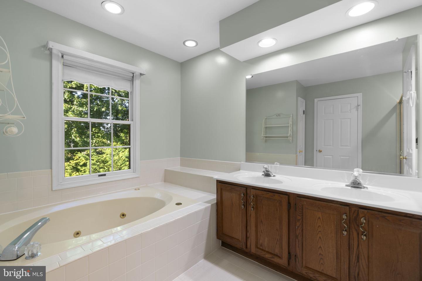 8710 Birkenhead Ct Property Photo 24