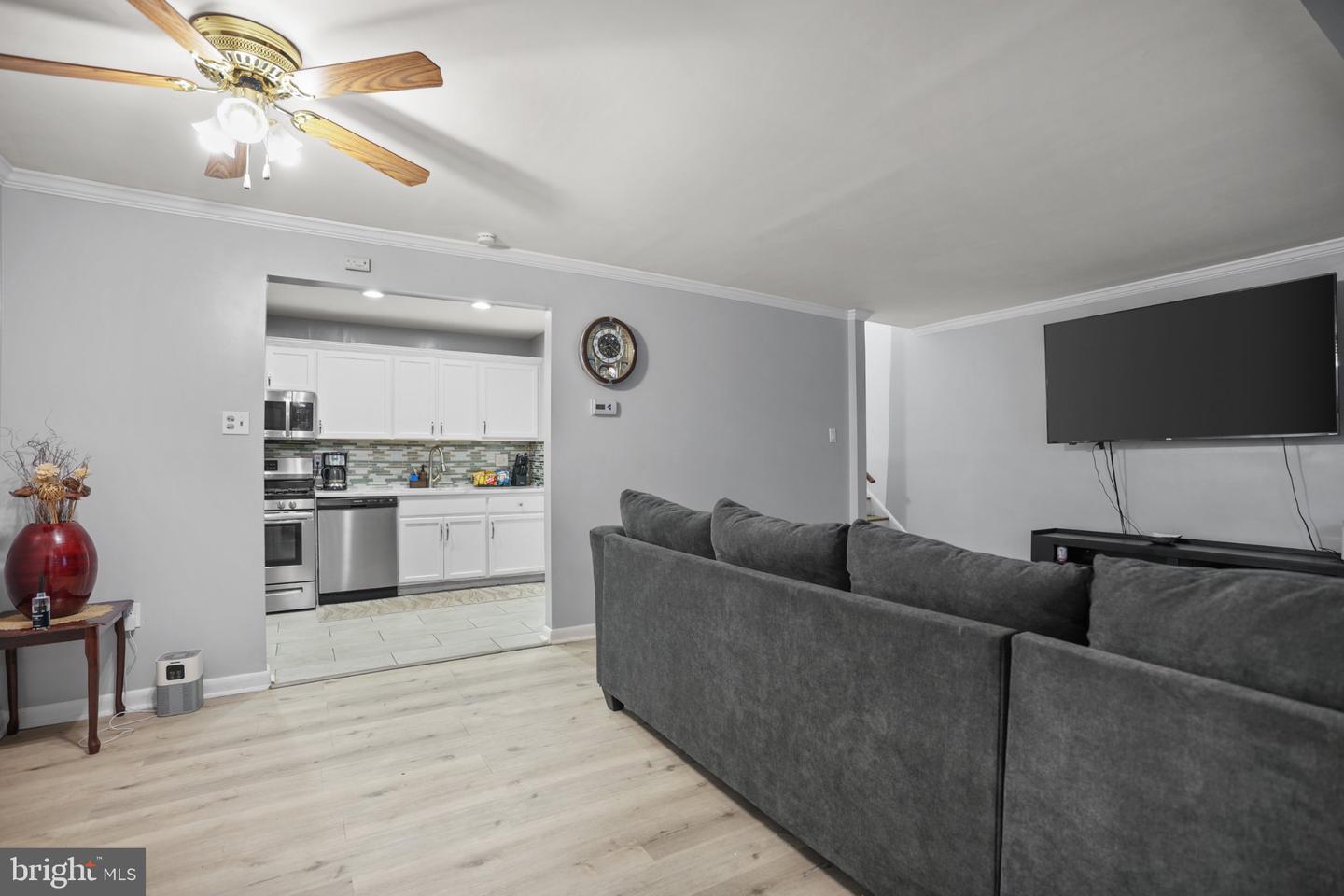 9240 Bridle Path Ln #g Property Photo 5
