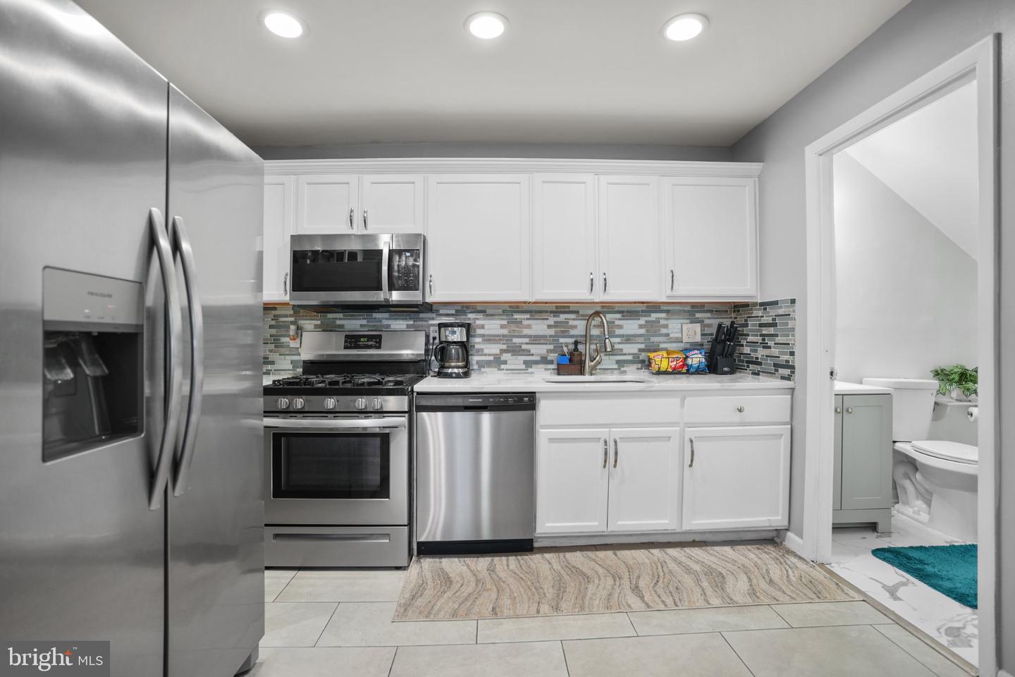 9240 Bridle Path Ln #g Property Photo 8